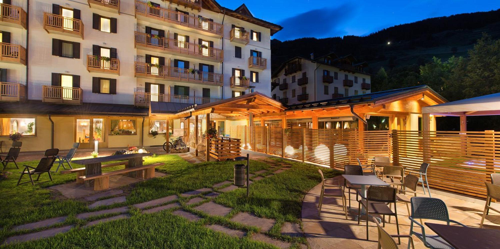 Hotel Cristallo Peio Exterior photo